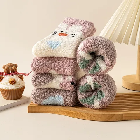 Damen Verdickte Korallenvlies Wadenhohe Socken Cartoon Hase Panda Muster Warme Winter Schlafsocken Gemütliche Home Bodensocken