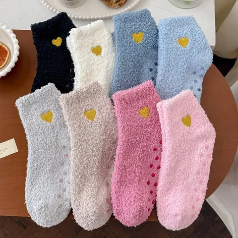 Damen Korallenfleece Bodensocken Herzstickerei Rutschfeste Noppen Winter Warm Dick Flauschig Handtuchsocken Indoor Zuhause