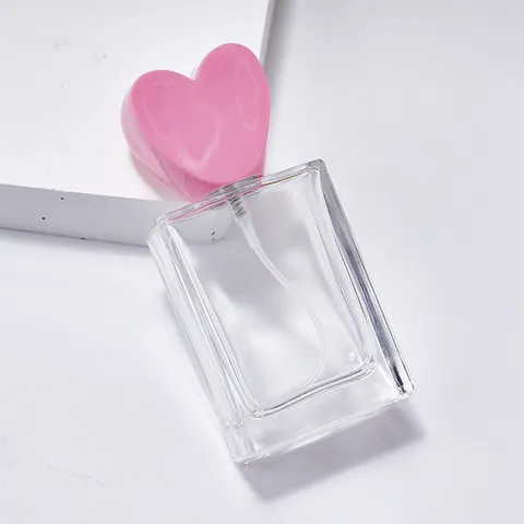 Flacone di Profumo in Vetro Quadrato Vuoto Con Tappo a Cuore Rosa Spruzzatore Trasparente Ricaricabile Per Viaggi Cosmetici Quotidiani