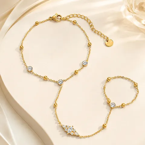 Bracelet Relié À Une Bague en Acier Inoxydable Géométrique Avec Zirconia pour Femmes Plaqué Or 18K Bijoux de Luxe Léger