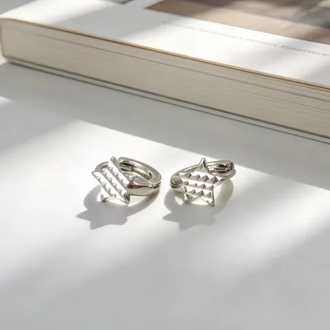 Pendientes de Aro con Forma de Mini Estrella de Plata de Ley S925 Pendientes de Aro con Hebilla de Hueso de Oreja de Estrella Geométrica Pequeña para Mujer y Niña Joyería de Estrella Minimalista