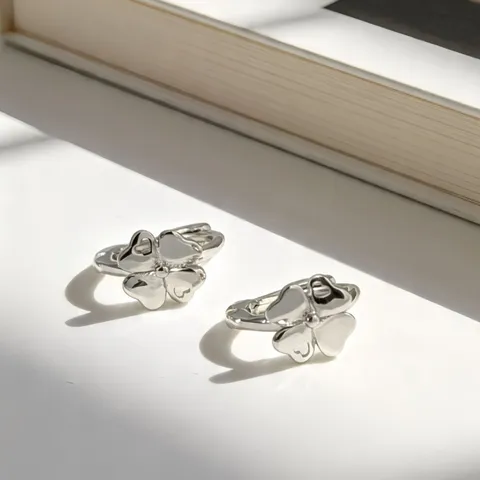 Pendientes Huggie de Trébol de Cuatro Hojas de Plata de Ley 925 para Mujer Bañados en Oro Plata Hebilla de Hueso de Oreja Pequeños Pendientes de Aro Joyería