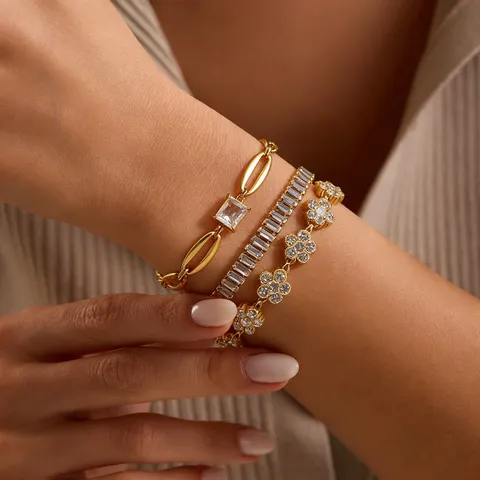 Pulsera de Eslabones de Flor y Estrella de Acero Inoxidable para Mujer Bañada en Oro de 18K Elegante Impermeable con Strass