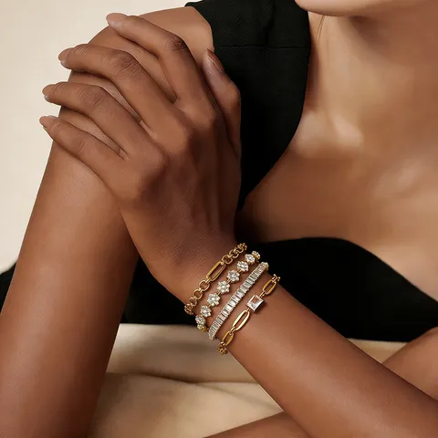 Pulsera de Acero Inoxidable Chapada en Oro de 18K con Flores y Strass para Mujer Pulsera de Lujo Ligero Joyería