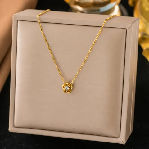 Set Collana Bracciale Orecchini a Bottone Camelia in Acciaio Inossidabile di Lusso Gioielli in Strass Oro per Donna