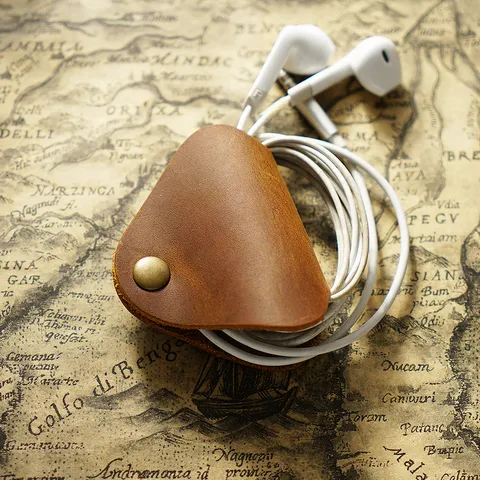 Enrouleur de Câble en Cuir de Vachette Véritable Vintage Bouton-Pression Organisateur de Câble USB Écouteurs