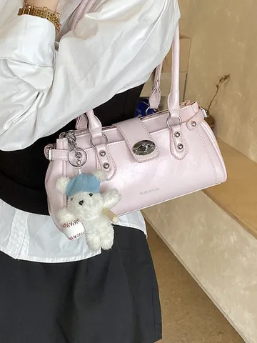 Vintage PU-Leder Achseltasche für Damen Sommer Schloss Schnalle Baguette Tasche Mit Bären Anhänger Pendler Umhängetasche