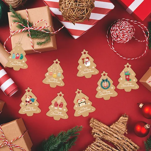Étiquettes de Cadeaux de Noël en Papier Kraft Forme de Sapin de Noël Ornements Suspendus Motifs Père Noël Bonhomme de Neige Décoration de Fête