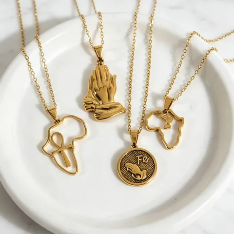 Collana con Pendente Mappa Africana Mani Giunte in Acciaio Inossidabile Catena Dorata Retro Gioiello Regalo Uomo Donna