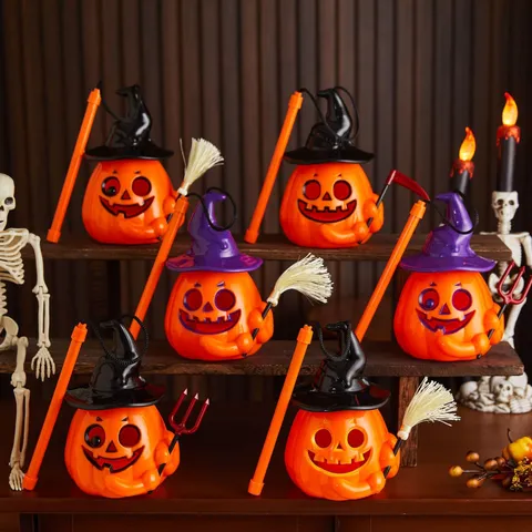 Leuchtende Halloween Kürbislaterne Mit Zaubererhut Und Besen Tragbarer Kürbis-Eimer Für Kinder Party Dekoration Requisite