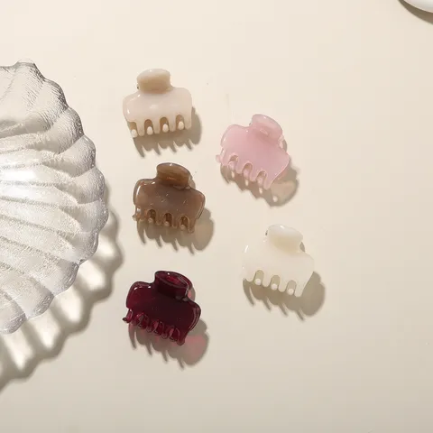 Süße Gelee-Farbe PC Kleine Haarklammer Einfache Vierzahn-Haifisch-Clip Für Damen Hinterkopf-Halbhaar-Accessoires