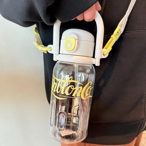 Botella de Agua de Plástico para Deportes al Aire Libre de Gran Capacidad Con Pajita Y Correa Ajustable Vaso Portátil Para Estudiantes Viajes de Verano