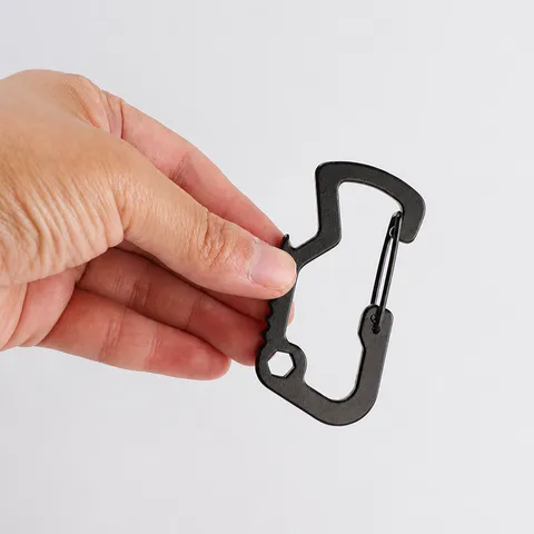 Multifunktionaler Aluminiumlegierung Karabiner EDC Outdoor Camping Taschenwerkzeug Flaschenöffner Feder Schnapphaken Schlüsselanhänger Clip