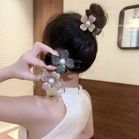 Sparkling Rhinestone Artificial Pearl Clover Hair Claw Clip Elegant Ponytail Bun Shark Clip Korean Style Hair Accessories For Women