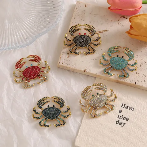 Fashion Alloy Rhinestone Crab Brooch For Women Creative Animal Shape Exaggerated Jewelry Corsage Accessory Pin Gift