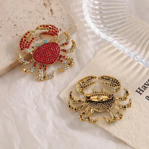 Fashion Alloy Rhinestone Crab Brooch For Women Creative Animal Shape Exaggerated Jewelry Corsage Accessory Pin Gift