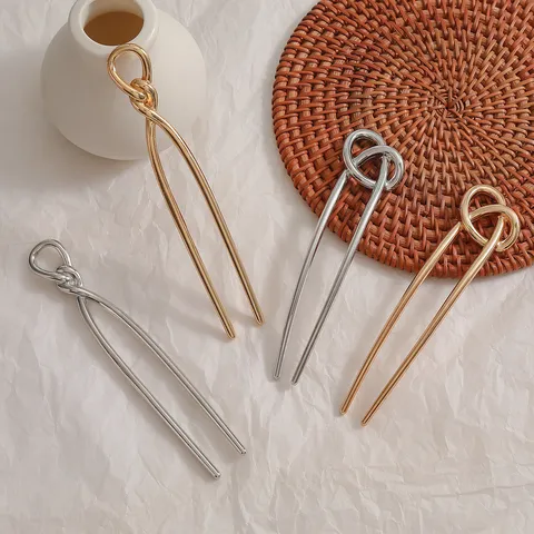 Minimalist Zinc Alloy U-Shaped Hair Fork Neo-Chinese Style Twisted Knot Metal Hair Stick For Women Daily Bun Styling Accessory
