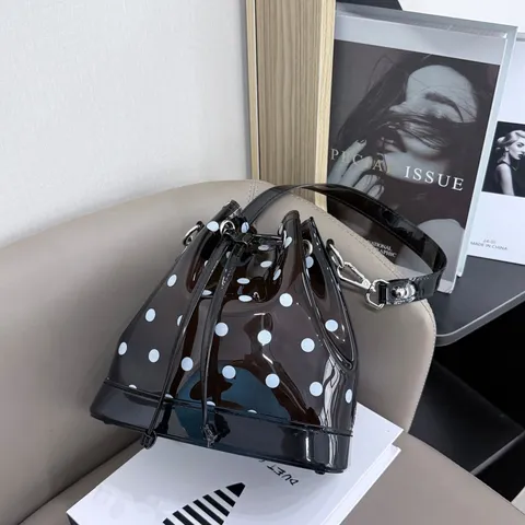 Women Frosted TPU Transparent Jelly Bucket Bag Drawstring Commuter Shoulder Crossbody Bag Handbag Fashion Daily Utility Bag