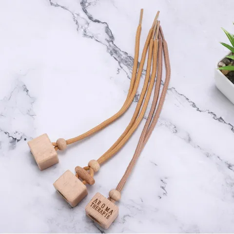 Tapa de Madera Cuadrada para Frasco de Perfume Funda de Madera de Haya con Cuerda Colgante Accesorio Colgante de Difusor de Aromaterapia para Coche