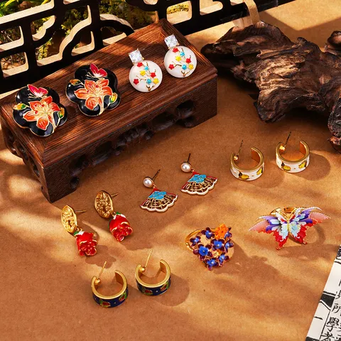 Boucles d'Oreilles Pendantes Vintage Émail Fleur Papillon Tige Argent 925 Bijoux Orientaux Strass