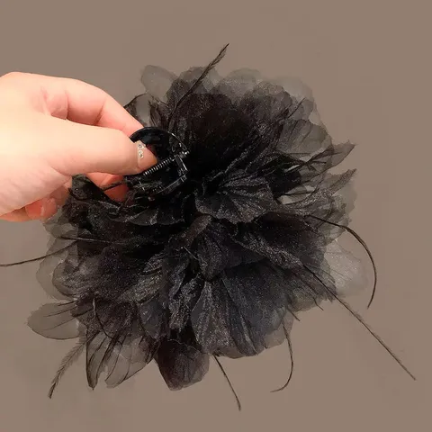 Große Schwarze Feder Haarkralle Stoff Blume Straußenfeder Shark Clip Für Haarvolumen Hoher Schädel Haarschmuck Für Frauen