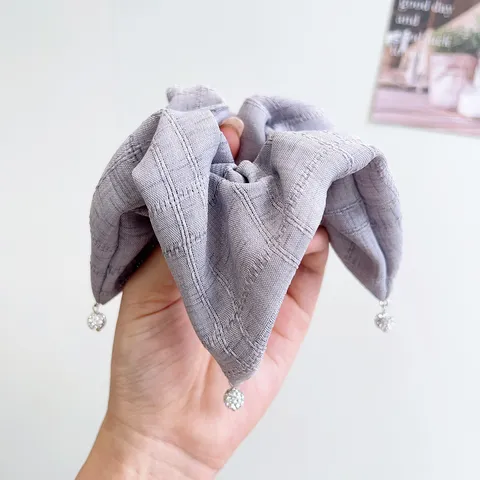 Eleganter Stoff-Haargummi im quadratischen Schal-Stil mit Strass-Anhänger für Damen Koreanische plissierte Haar-Accessoires