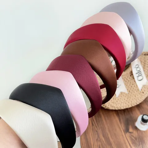 Serre-Tête Triangulaire Rembourré pour Femmes Rétro Britannique Bandeau en Satin Épais Mode Couleur Unie Accessoires Cheveux
