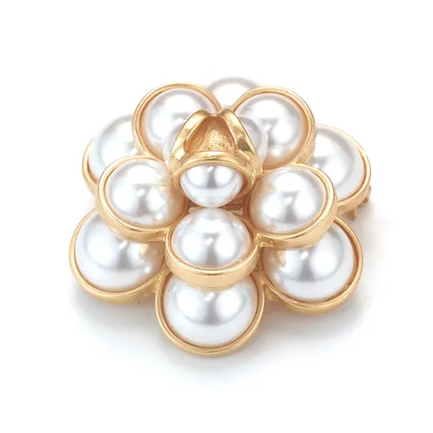 Elegant Camellia Flower Brooch For Women Artificial Pearl Inlaid Alloy Floral Pin For Suit Scarf Hat Decoration Retro Luxury Style Jewelry