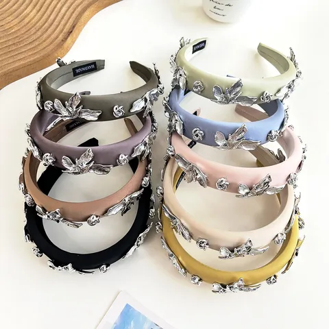 Serre-tête en Tissu Style Coréen Doux et Cool Avec Pétales de Fleurs en Métal Pour Femmes Accessoires de Cheveux de Mode
