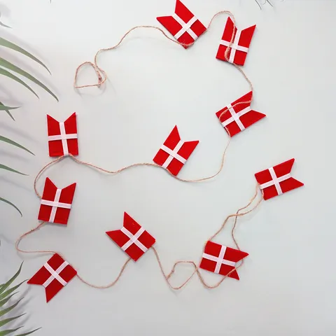 Ghirlanda di Natale in Tessuto Non Tessuto Nordico Bandierine Sacchetto Regalo di Caramelle a Cuore Addobbi Natalizi Appesi