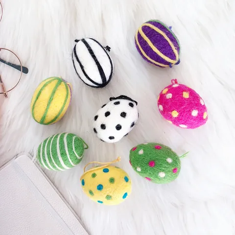 Adornos Colgantes de Huevos de Pascua de Fieltro de Lana Hechos a Mano Lunares Rayados Materiales DIY Decoración de Fiesta en el Hogar