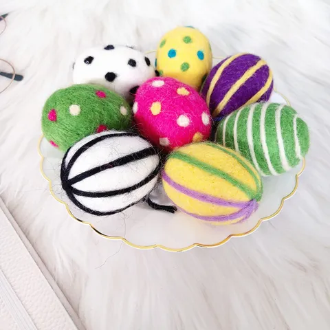 Adornos Colgantes de Huevos de Pascua de Fieltro de Lana Hechos a Mano Lunares Rayados Materiales DIY Decoración de Fiesta en el Hogar