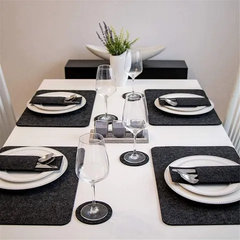 Washable Dark Grey Felt Placemats Set 18-Piece Heat Resistant Rectangular Table Mats Round Coasters With Cutlery Bags For Home Kitchen Dining Decor