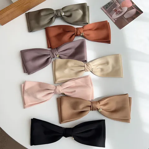 Elegant Large 3D Satin Bow Hair Clip With Heart Pendant For Women Half-Up Styling Spring Clip French Style Hairpin Accessory