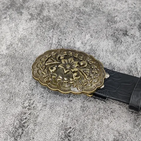 Retro Damen PU Leder Gürtel Blumen Geprägt Breiter Bund Mit Vintage Legierung Schnalle Für Jeans Kleid Mode