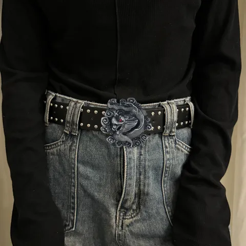 Cintura Borchiata in Pelle PU Punk Rock per Uomo Donna Fibbia in Lega Drago Teschio Hiphop Gothic Y2K Sottocultura Casual Streetwear Accessorio
