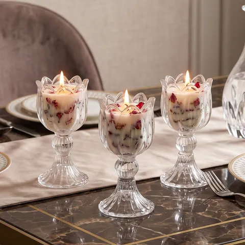 Europäischer Gerippter Glas Kerzenhalter Romantische Tulpe Form Hoher Fuß Klarer Kristall Leuchter Hochzeit Abendessen Dekor