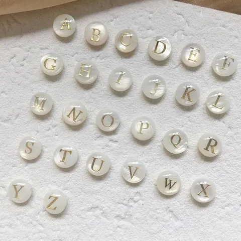 Natürliche Süßwassermuschel Flache Perlen Heißgeprägte Buchstaben Lose Perlen DIY Halskette Armband Schmuckzubehör