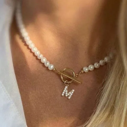 Kupfer Künstliche Perle Strass Buchstabe Anhänger Halskette Damen Nische Design Mode Choker Schmuck