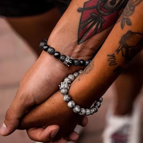 Naturstein Vulkanischer Achat Perlen Armband Paar Krone Strass Anhänger Schmuck Geschenk Für Männer Frauen