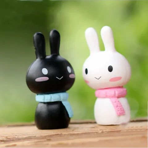 Mini Figurine de Lapin en Résine Mignon Couple Écharpe Lapins Ornement de Bureau pour Micro Paysage de Mousse Terrarium Décor de Vase en Verre