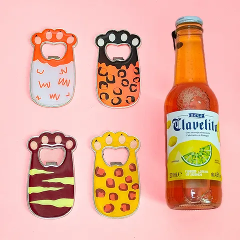 Lindo Imán de Nevera Pata de Gato Metal Epoxi Abrebotellas Creativo Recuerdo Regalo Turístico Pegatina Magnética