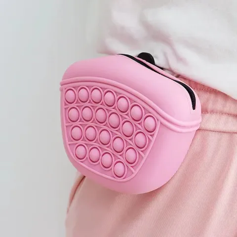 Portable Silicone Pet Dog Treat Pouch Waterproof Training Waist Bag Fidget Bubble Snack Bag For Puppy Walking Outdoor