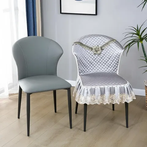 Housse de Chaise Matelassée Épaisse avec Bordure en Dentelle Antidérapante Universelle pour Chaise Incurvée Décoration de Salon