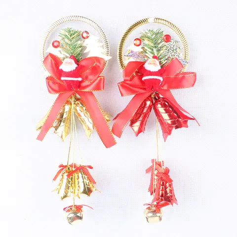 Ornamento Natalizio da Appendere con Campana Fiocco Rosso Figura di Babbo Natale e Aghi di Pino Artificiali per Albero