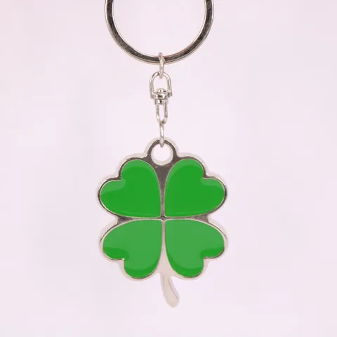 Portachiavi Creativo in Lega di Zinco a Quadrifoglio Portachiavi in Metallo Portafortuna Ornamento da Appendere per Chiavi Auto Borsa Decorazione