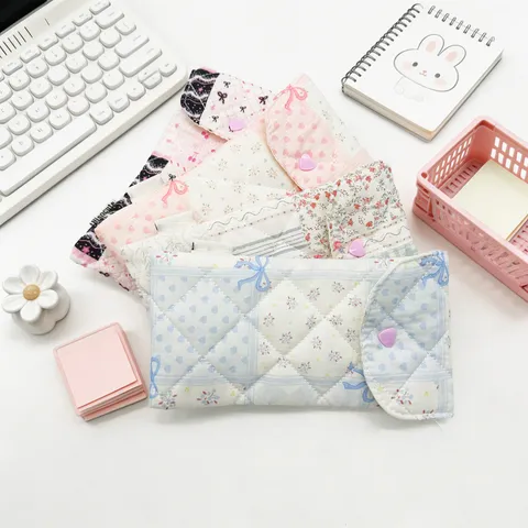 Estuche de Lápices Floral Acolchado Estilo Coreano Bolsa de Papelería de Gran Capacidad Con Botón para Estudiantes Mujeres