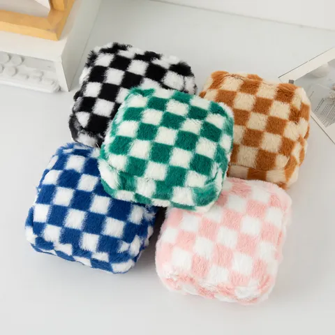 INS Style Checkerboard Plush Storage Bag Large Capacity Polyester Faux Fur Makeup Pouch Portable Sanitary Napkin Organizer For Women