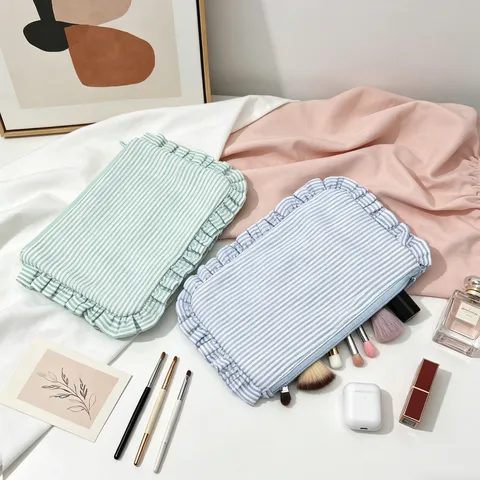 Nordic Striped Ruffle Seersucker Cosmetic Bag Portable Travel Toiletry Makeup Pouch Clutch Style Storage Bag For Women Everyday