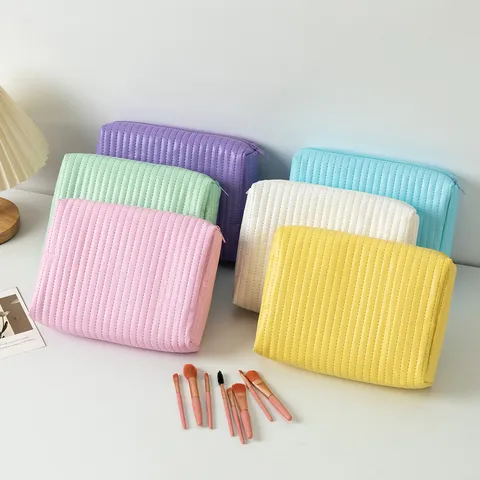 Tragbare Ins Stil Gesteppte PU Leder Kosmetiktasche Für Damen Reise Kulturbeutel Lippenstift Aufbewahrung Macaron Farbe